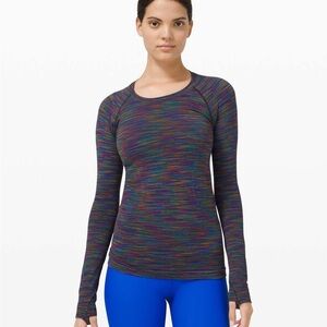 Lululemon Swiftly Tech Long Sleeve 2.0
Black / Rainbow size 6